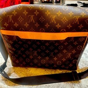Louis Vuitton messenger bag